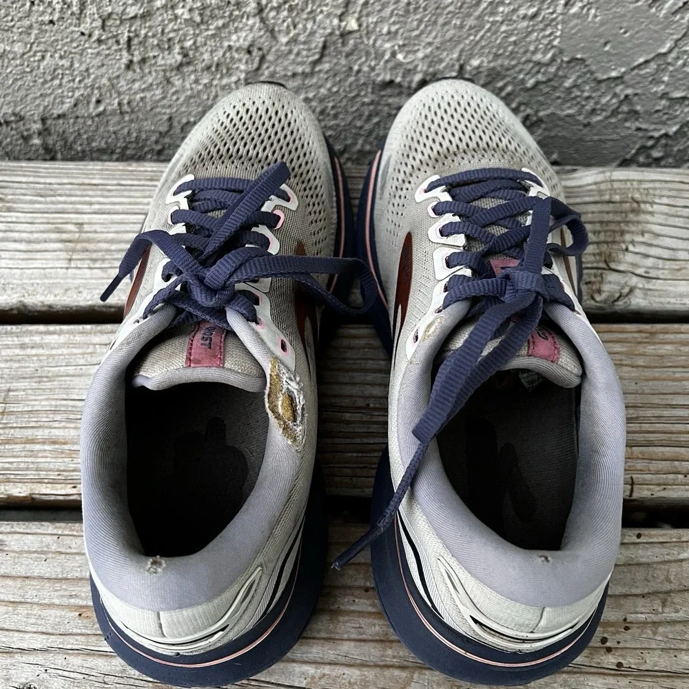 Brooks Shoes Women Size 7.5 Ghost Medium (B) 1203801B492